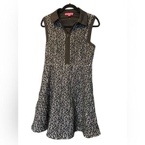Betsey Johnson Black and White Lace Dress Sleeveless Zip Front Collar Size 8